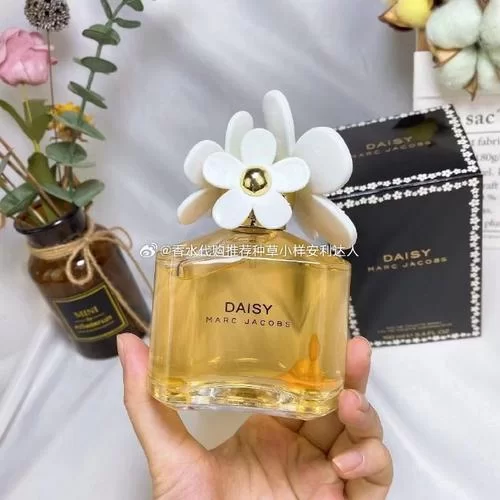百元就能拥有？高性价比Daisy香水推荐
