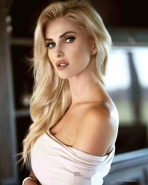 盘点世界十大美女：颜值巅峰的视觉盛宴