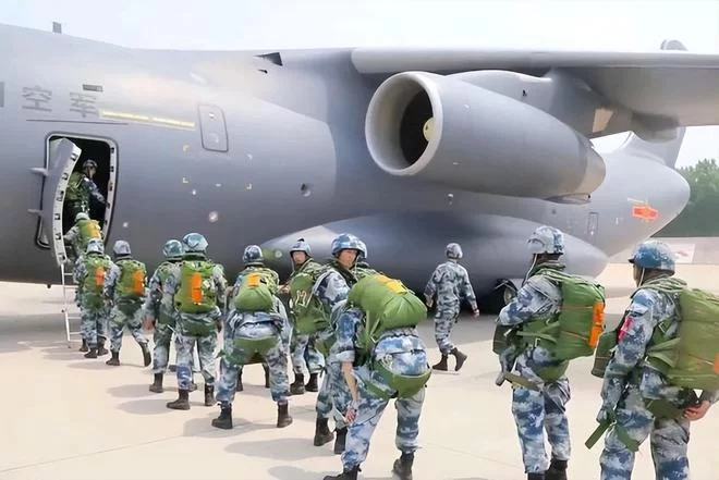 空降兵是什么意思？揭秘空降兵的训练和装备