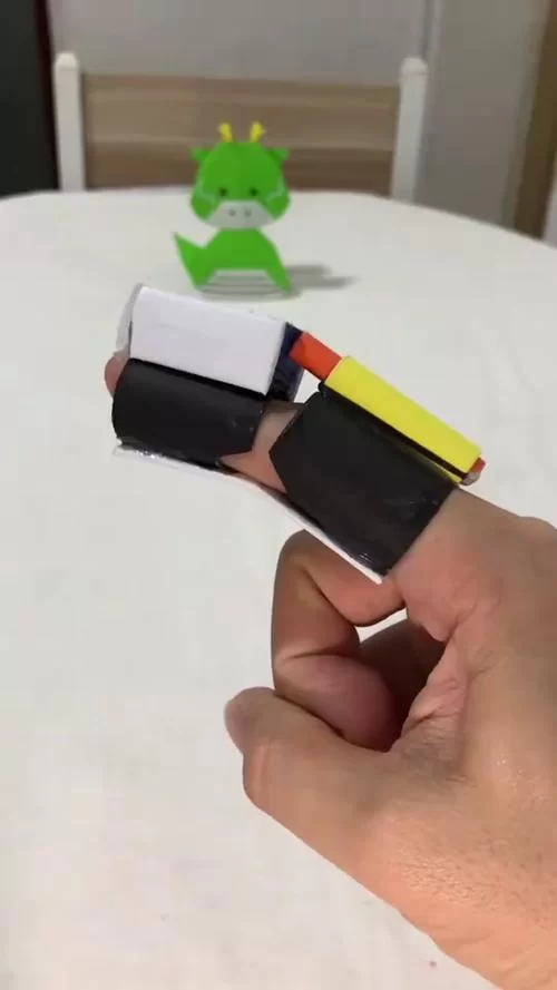 简易发射器怎么做？用笔和皮筋就能轻松制作！