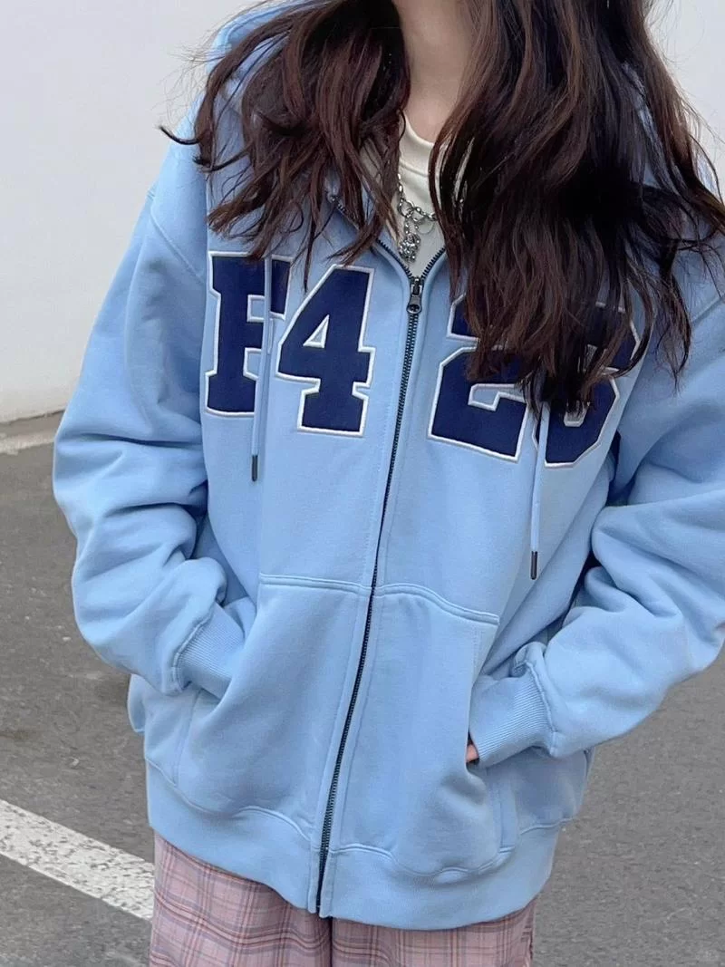 粉蓝搭配好看吗？粉蓝色系穿搭技巧，让你美出新高度