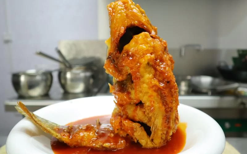 糖醋鲤鱼是哪个菜系的菜？鲁菜经典糖醋鲤鱼的做法