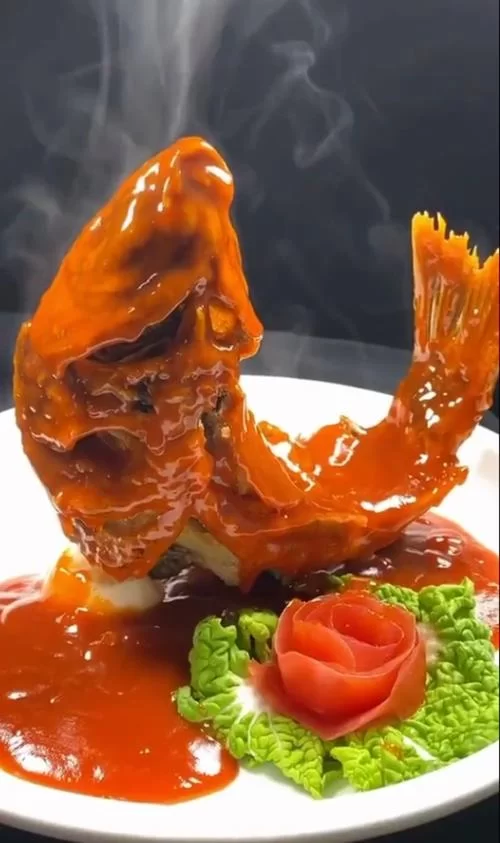 糖醋鲤鱼是哪个菜系的菜？鲁菜经典糖醋鲤鱼的做法