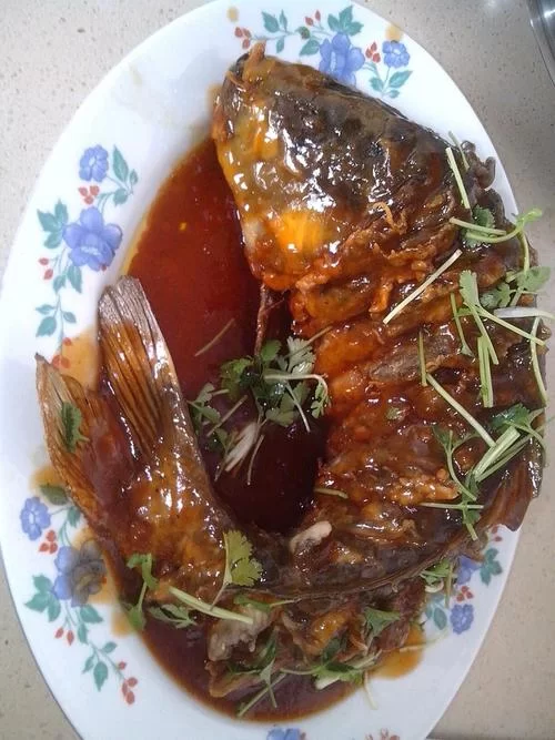 糖醋鲤鱼是哪个菜系的菜？鲁菜经典糖醋鲤鱼的做法