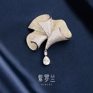 紫罗兰徽章值多少钱？拍卖行价格及入手方法