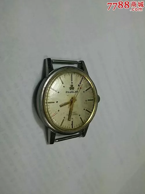 紫罗兰徽章值多少钱？拍卖行价格及入手方法