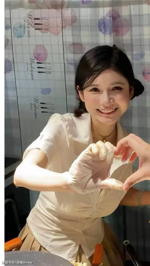 网红白化病萝莉：美貌与疾病的碰撞