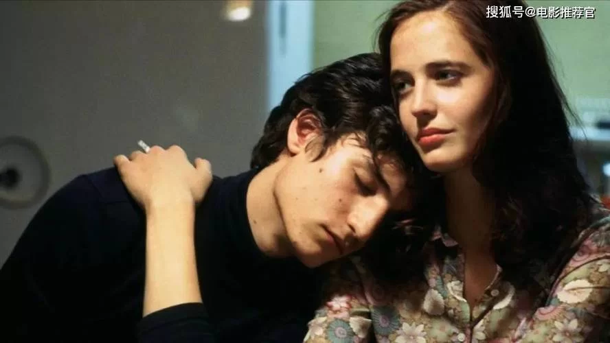 老爷吃丫鬟乳尖：权力与欲望的畸形游戏