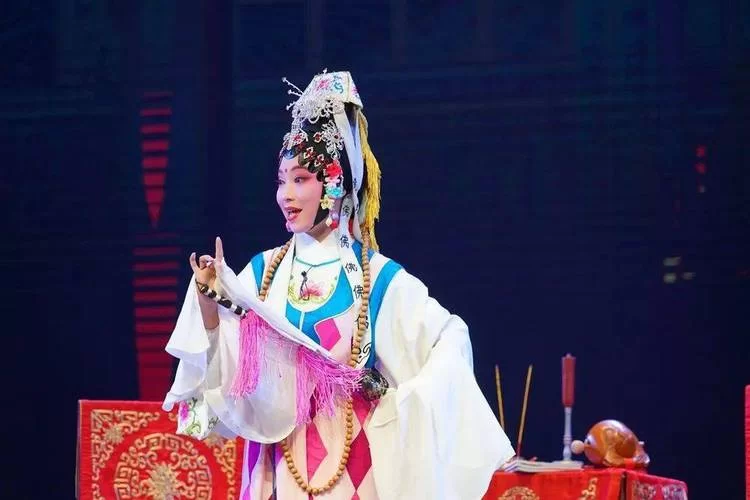 花鼓戏小姑贤唱段欣赏：感受戏曲的魅力与感动