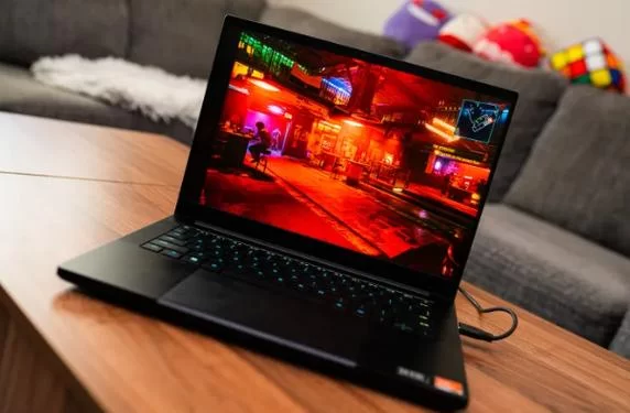 苹果笔记本游戏体验如何？值得入手玩游戏吗？