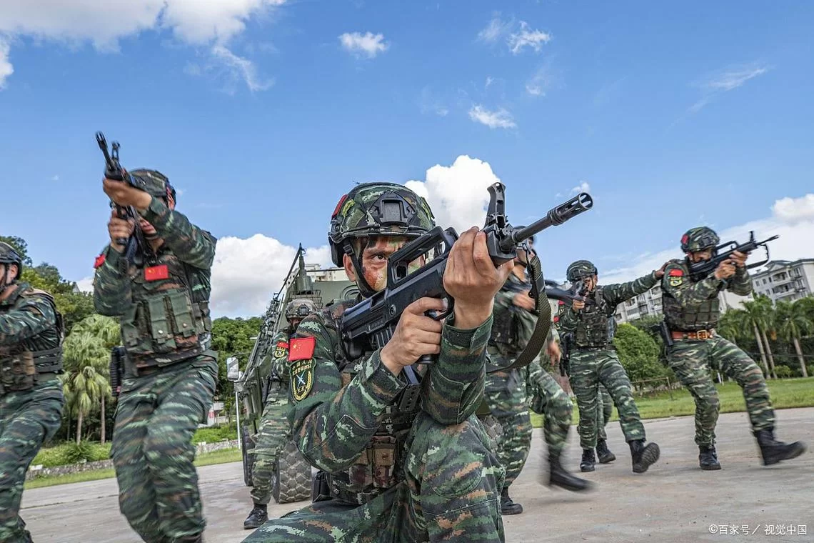 营地生活大揭秘：军队驻扎地的那些事儿