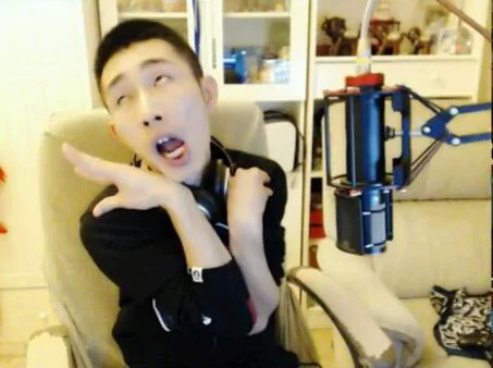 谁是真正的斗鱼一哥？网友热议不断