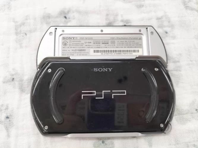 轻巧好玩的PSP GO：游戏体验及购买建议详解