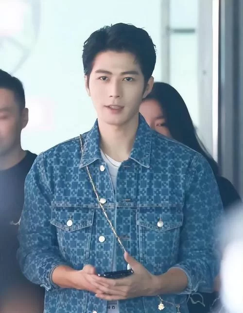 郭敬明陈学冬关系扑朔迷离：金丝雀事件的背后隐情