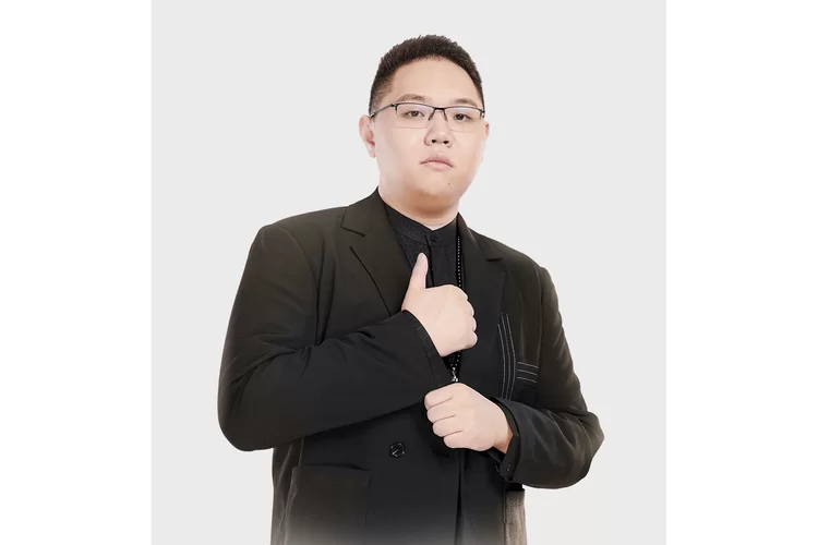 重磅！PDD照片流出，与五五开澳门游玩，网友热议不断