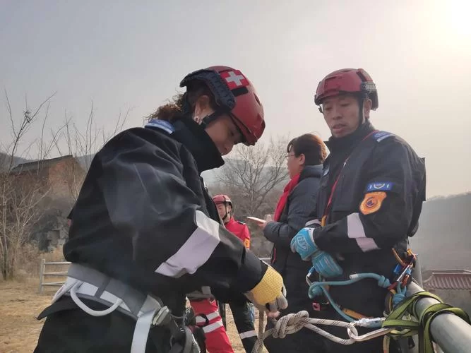 雷鸟特攻队：未来救援队热血出击，精彩不容错过！
