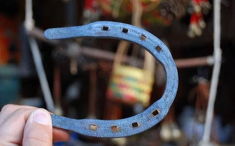 马蹄铁的常见颜色有哪些？不同颜色马蹄铁的寓意