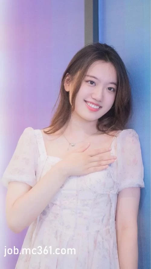 想找美女养成师版本大全？看这里所有版本都齐了！