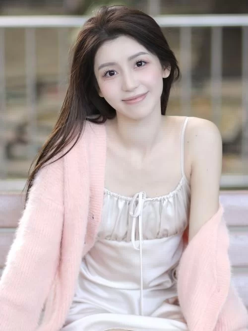 校花小冰官方网站全新上线，独家写真等你来欣赏！