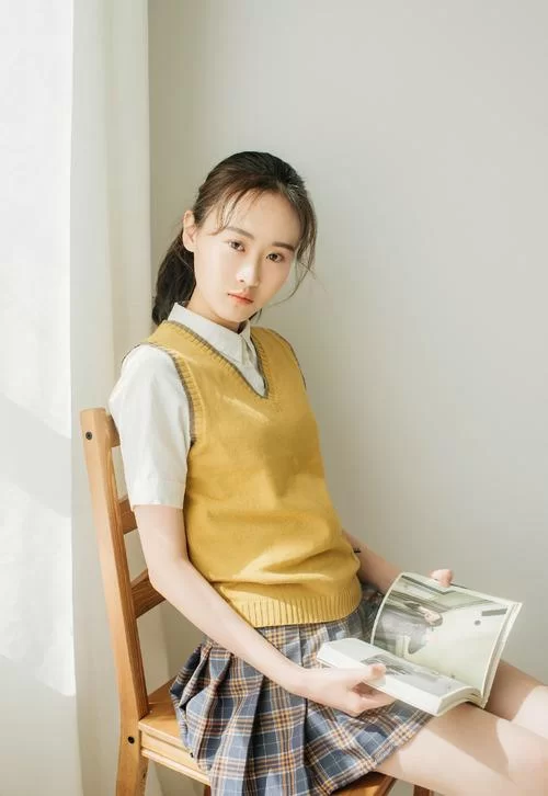 校花小冰官方网站全新上线，独家写真等你来欣赏！