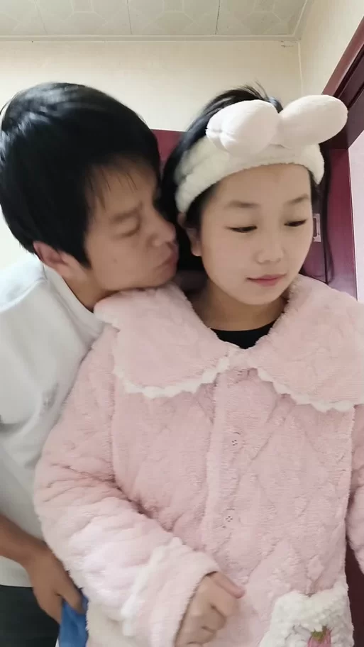 与女大生的同居生活最新版本好不好?玩家真实感受分享! 与女大生的同居生活最新版本好不好?玩家真实感受分享!