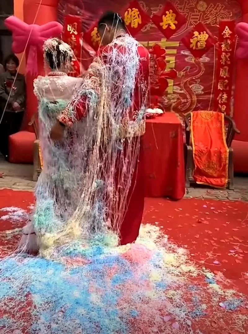 婚闹版本大全值得看吗？看看哪些婚闹方式很过分！