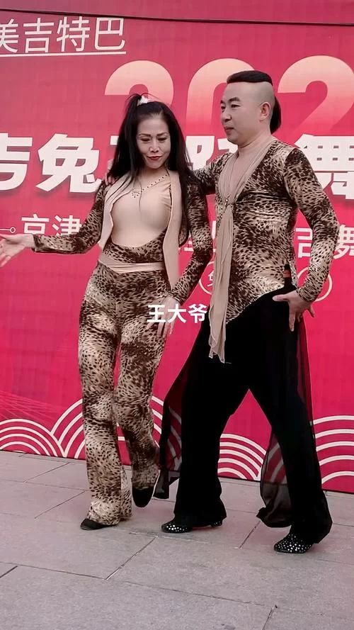想看热舞女郎更新地址？老司机分享稳定新入口！