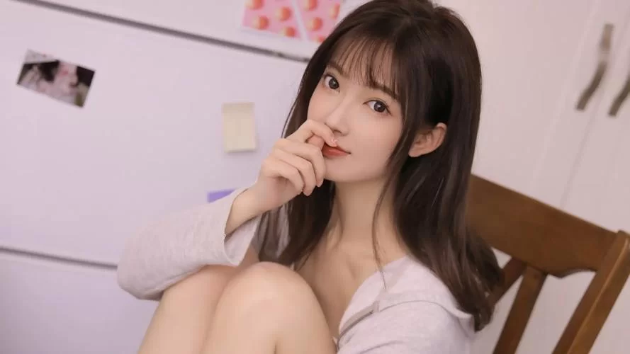 我和美女有个约会游戏介绍，美女角色多不多都好看吗？