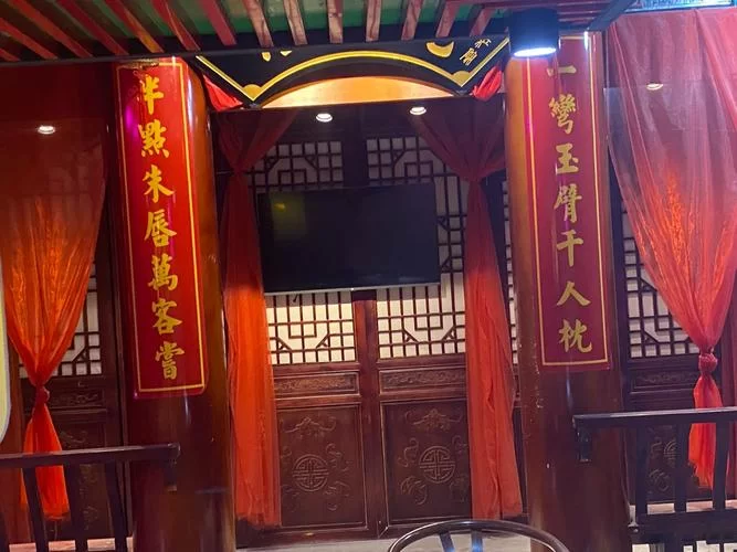 我想找做怡红院的主人安卓游戏，哪个版本比较稳定好玩？