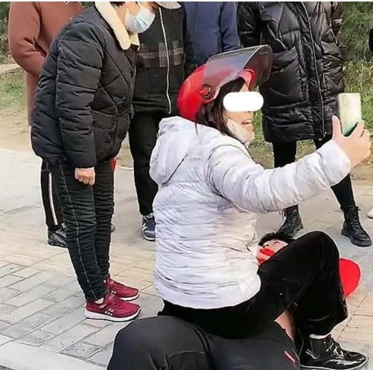 抵制婚闹最新版本！看看这些奇葩操作有多过分。