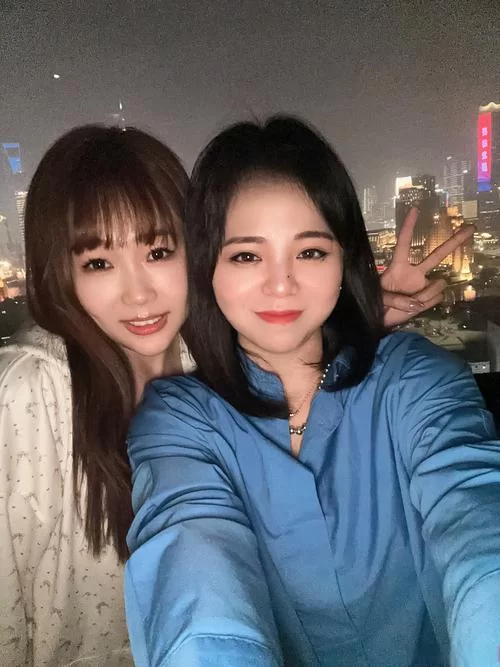 谁有我和美女有个约会下载安卓链接？真实有效直接能用。