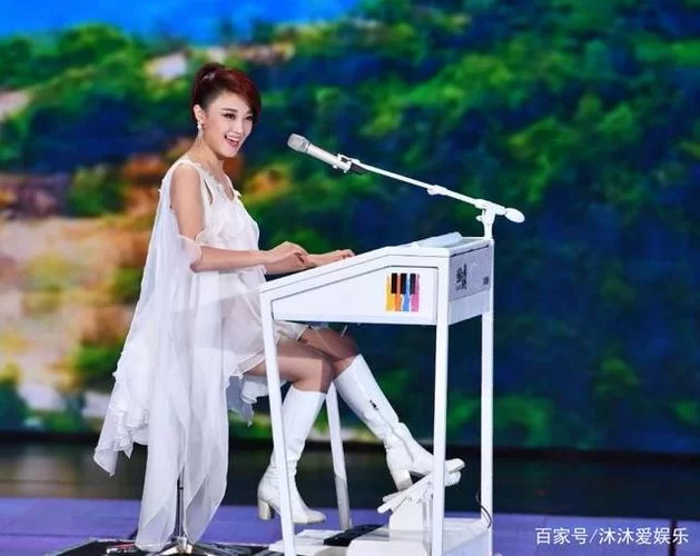 唐紫尘最新照片流出 颜值依旧在线引热议