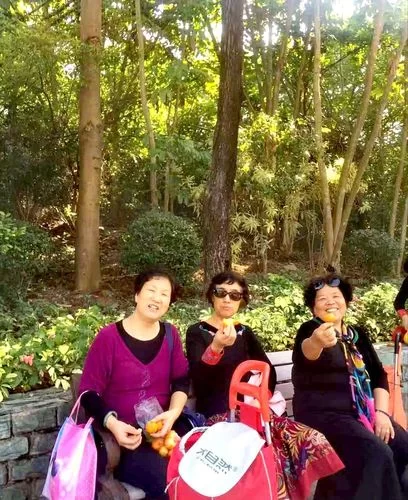 好色管家俏姐妹汉化版最新内容详细介绍