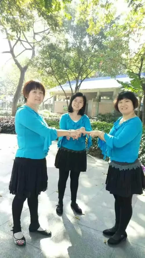 好色管家俏姐妹汉化版最新内容详细介绍