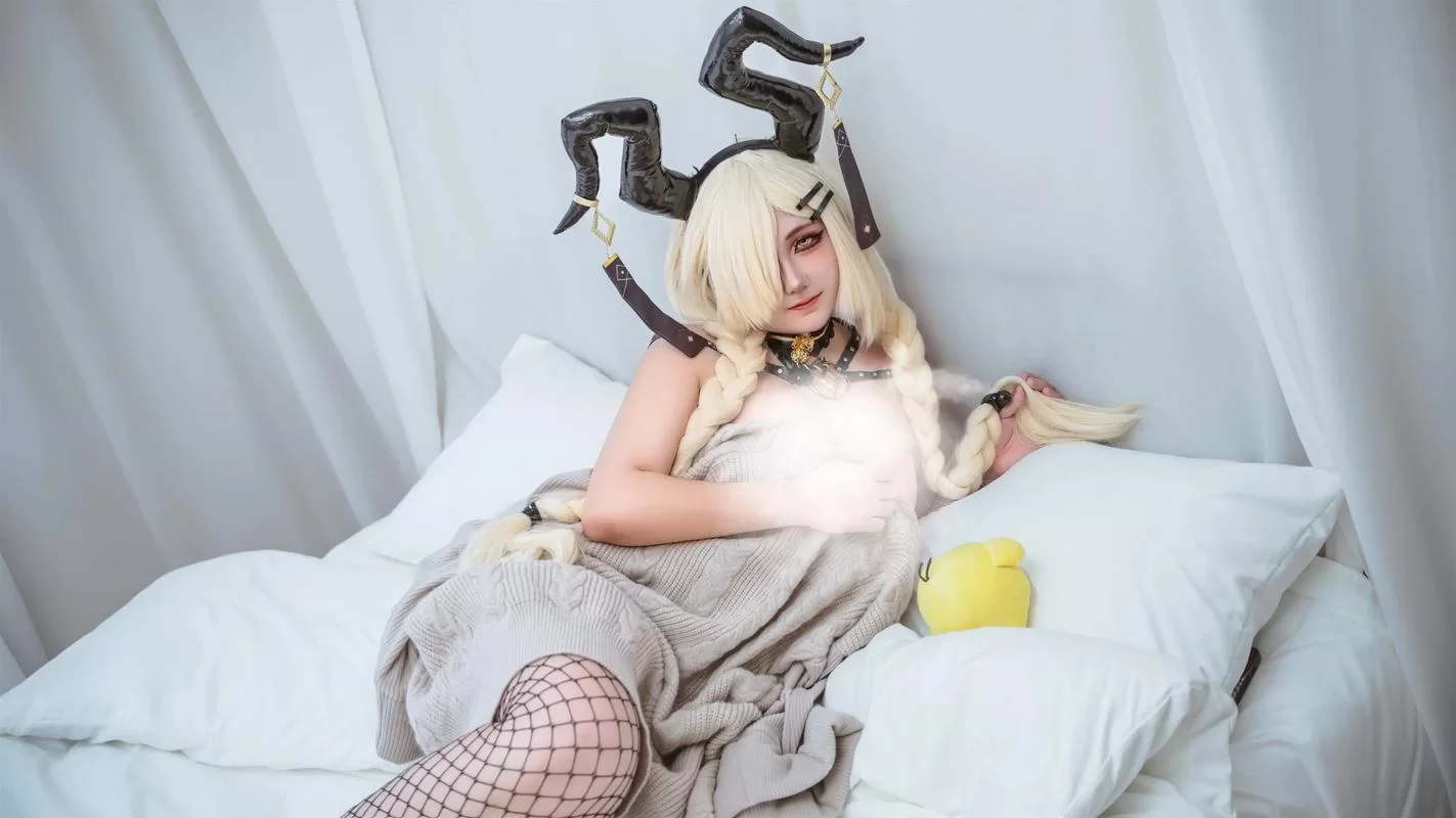 新婚妻子的Cosplay生活游戏下载最新版本