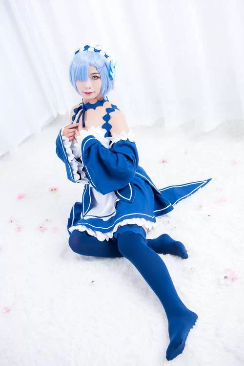 新婚妻子的Cosplay生活游戏下载最新版本