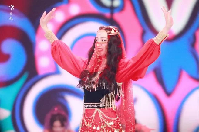 红色面纱游戏攻略指南 角色培养与装备选择