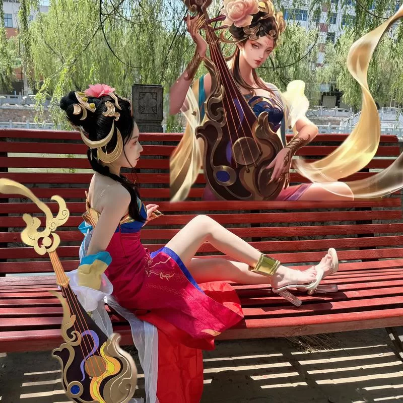 辣妹COS疯狂杨过游戏 神还原角色引爆话题