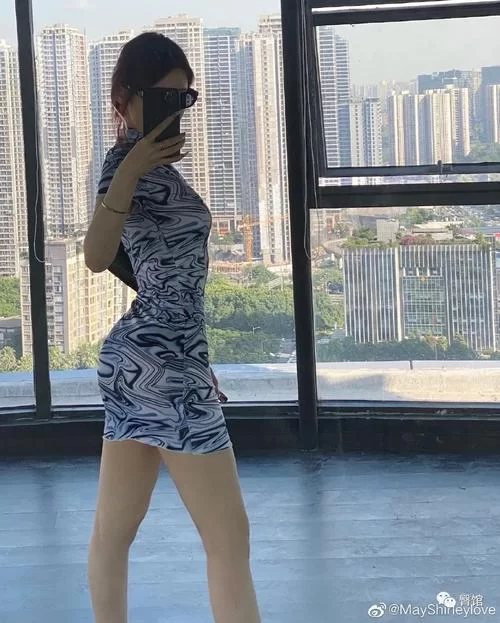 辣妹COS疯狂杨过游戏 神还原角色引爆话题