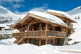 雪山别墅和三个女孩的做爱假期最新版本下载地址
